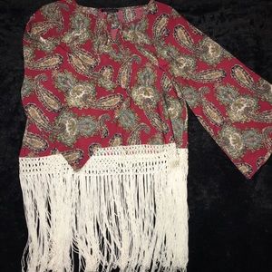 Belle sleeved blouse with fringed bottom